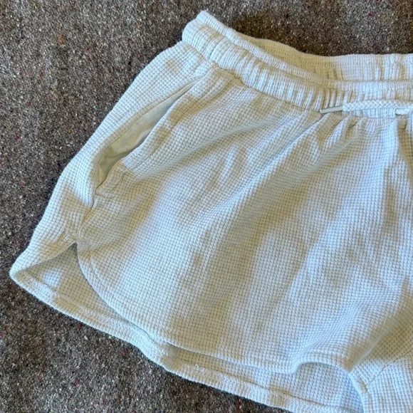 Brandy Melville Summer Thermal Shorts in Heather Gray Size (XS/S) - Picture 2 of 8
